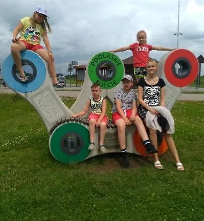 مزرعة للإقامة Przy Trojstyku Dubeninki