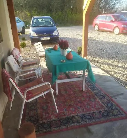 مزرعة للإقامة Przy Trojstyku *