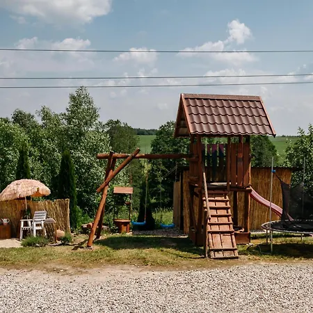 مزرعة للإقامة Przy Trojstyku *